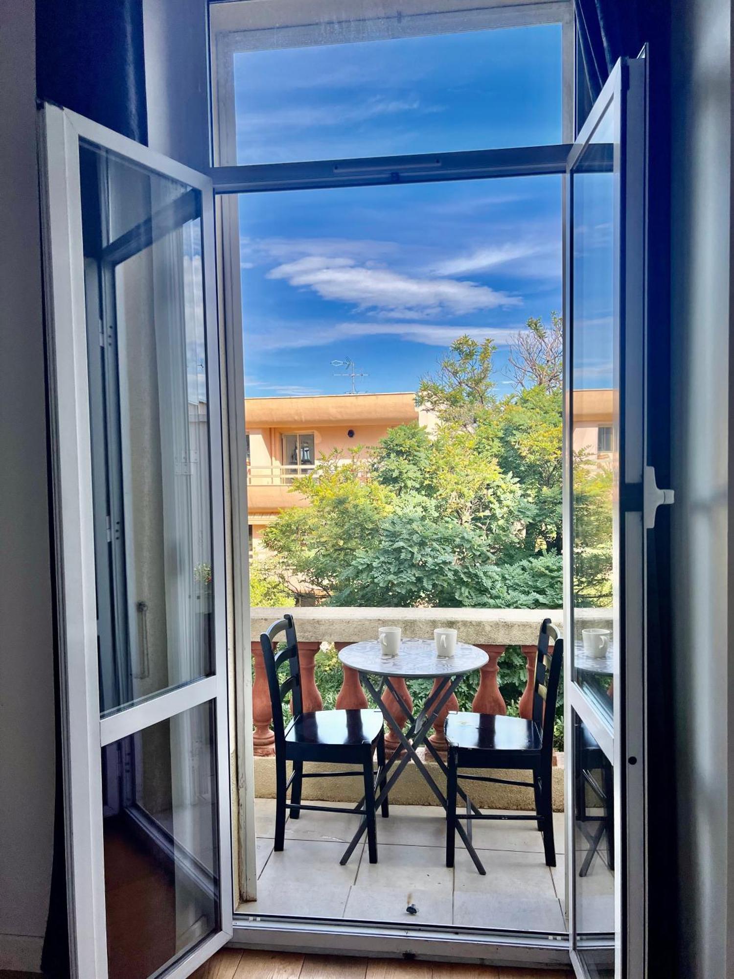 Apartment Provence 2 Pieces Avec Balcon